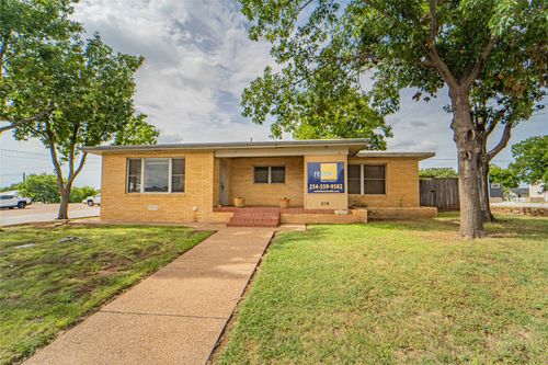 514 W Walker St, Breckenridge, TX, 76424-3445 | Card Image