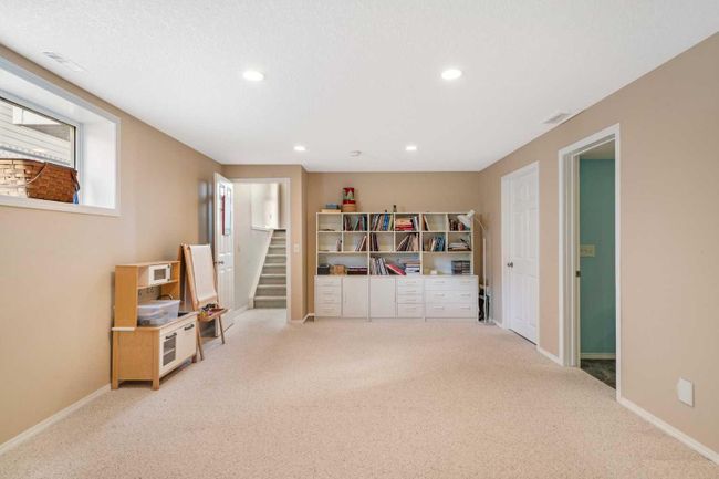 21 Everhollow Rise Sw, Home with 4 bedrooms, 3 bathrooms and 2 parking in Calgary AB | Image 29