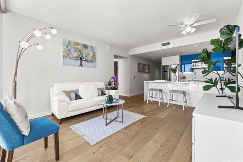 1213-1001 Queen St, Honolulu, HI, 96814-4198 | Card Image