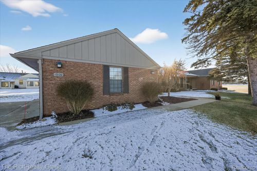 12116 Shenandoah Dr, South Lyon, MI, 48178-8112 | Card Image