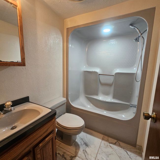 22488 N Mayflower Ln, House other with 3 bedrooms, 2 bathrooms and null parking in Dix IL | Image 34