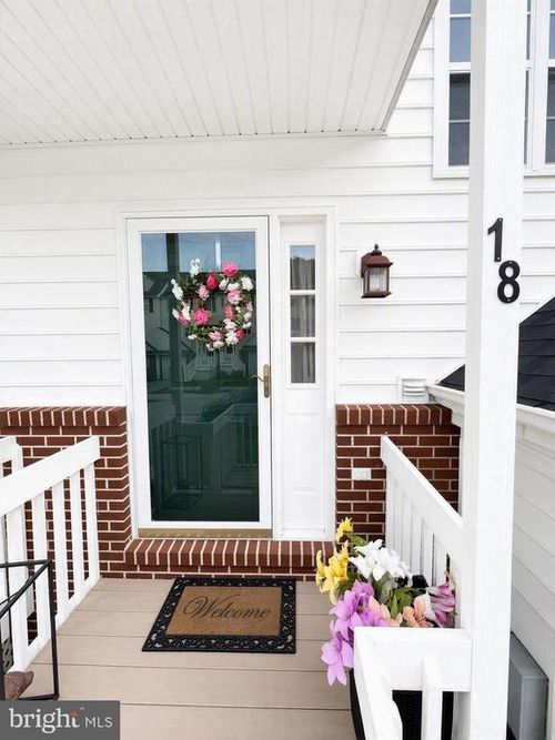 18 Ann Marie Ct, NEWARK, DE, 19702-5435 | Card Image
