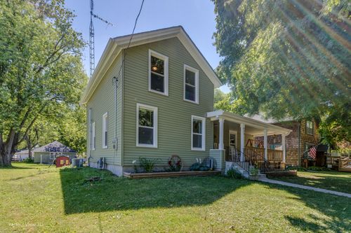 413 Stilson St, Earlville, IL, 60518-3117 | Card Image