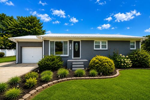 204 Homeward Ave, Winchester, TN, 37398-1910 | Card Image