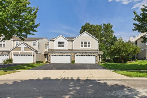 6787 Slate Dr, Carpentersville, IL, 60110-2495 | Card Image