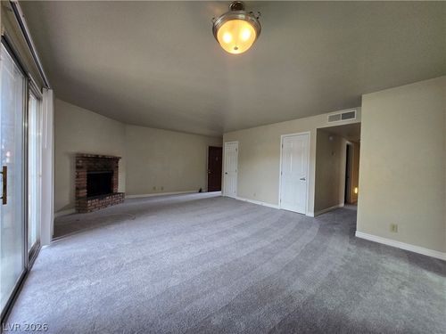 253-5360 Indian River Dr, Las Vegas, NV, 89103-7440 | Card Image
