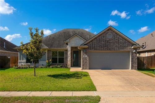 15640 Long Creek Ln, College Station, TX, 77845-2070 | Card Image