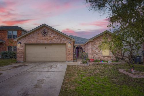 2228 Sims Dr, Fort Worth, TX, 76119-5545 | Card Image