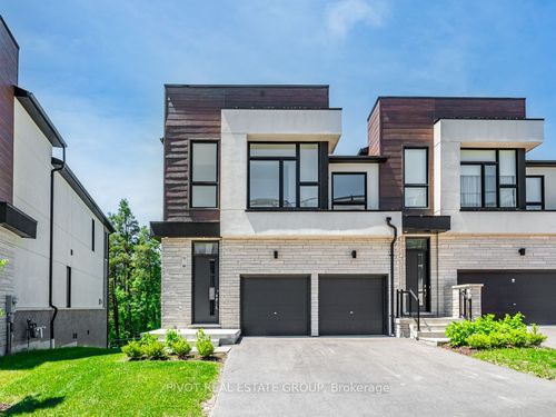 9 Knollview Lane, Richmond Hill, ON, L4E1H7 | Card Image