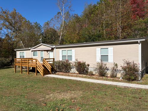 25 Banner Fork Rd, Wallins Creek, KY, 40873-9046 | Card Image