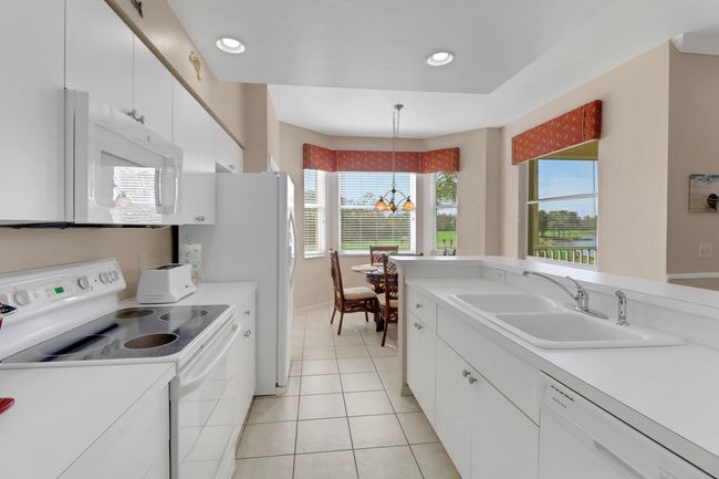 Light and bright kitchen | Image 5