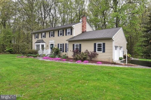 19 Monterey Dr, West Windsor, NJ, 08550-1327 | Card Image
