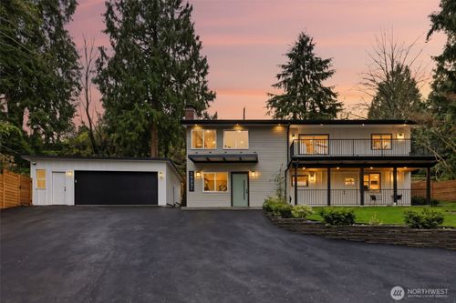 19531 55th Avenue Ne, Lake Forest Park, WA, 98155 | Card Image