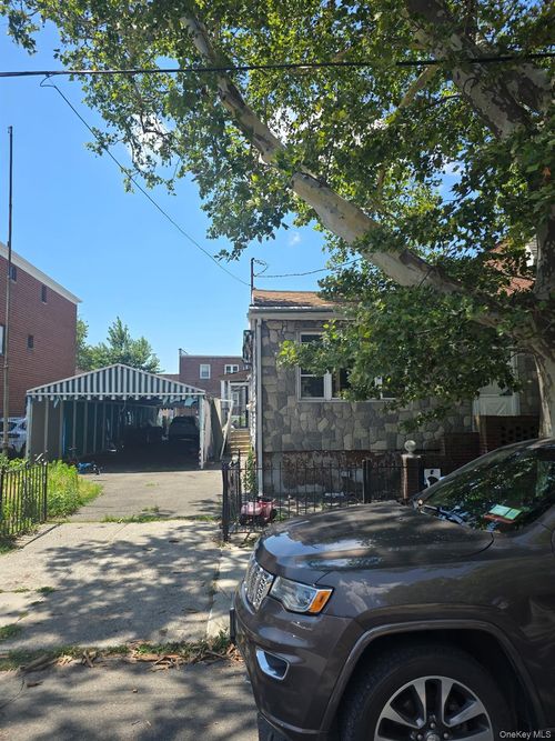 3040 80th St, East Elmhurst, NY, 11370-1502 | Card Image