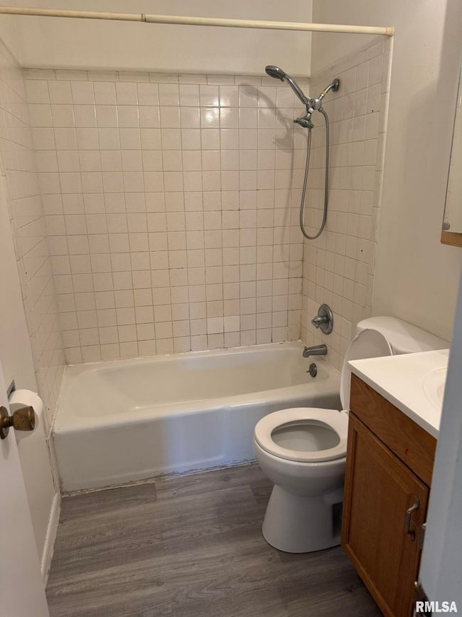 APT-9 - 400 N 5 Th St, Condo with 2 bedrooms, 2 bathrooms and 1 parking in Eldridge IA | Image 12