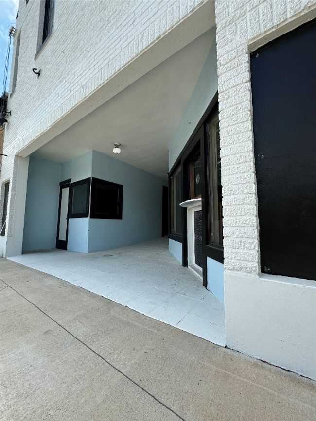 2 Entry Ways in Front 3rd door in Alley | Image 17