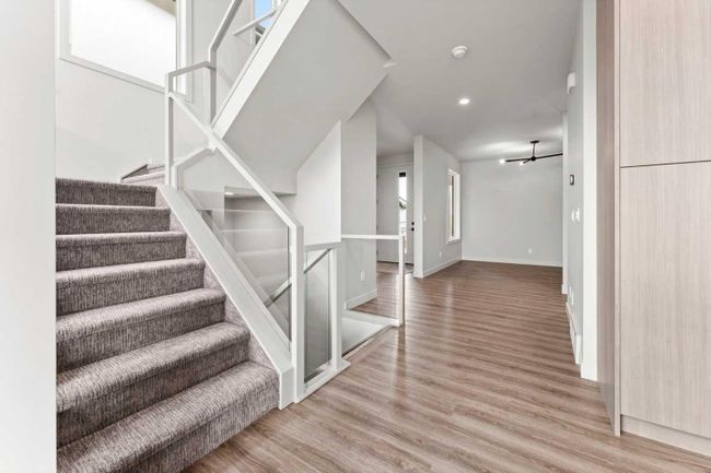 56 Coulee Crescent Sw, Home with 4 bedrooms, 3 bathrooms and 4 parking in Calgary AB | Image 27