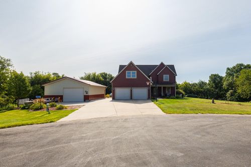 W15852 Sun Meadow Ln, Blair, WI, 54616-8789 | Card Image
