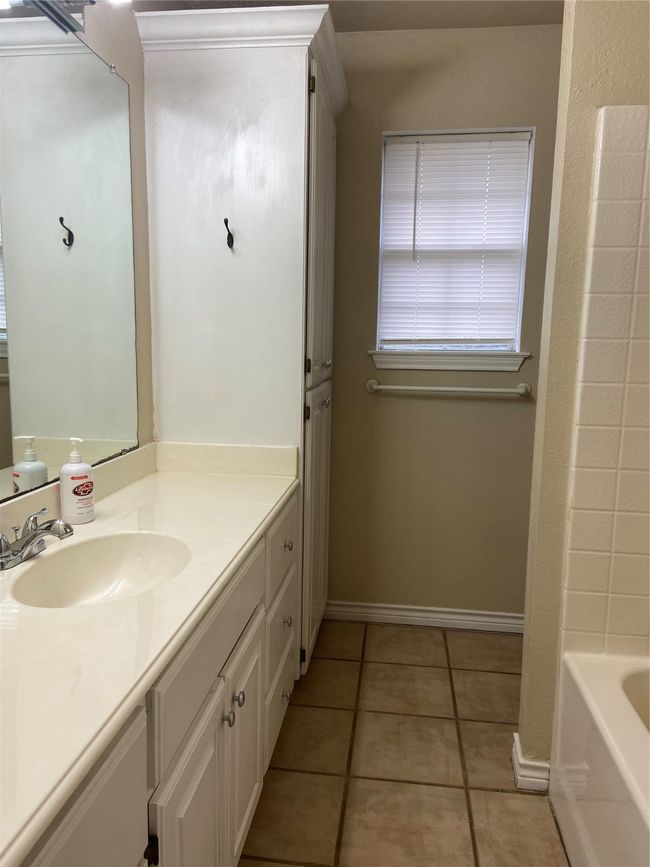 1102 N Main St, House other with 3 bedrooms, 2 bathrooms and null parking in Leonard TX | Image 18