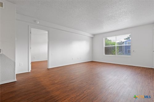 apt-f5-205 Craddock Ave, San Marcos, TX, 78666-3066 | Card Image