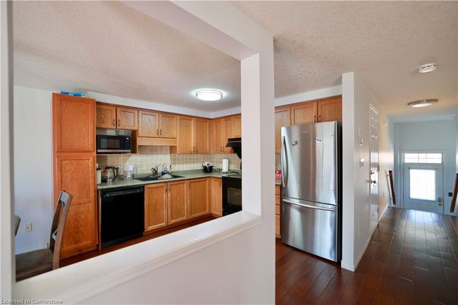 549 Violet St, Townhouse with 3 bedrooms, 3 bathrooms and 2 parking in Waterloo ON | Image 8