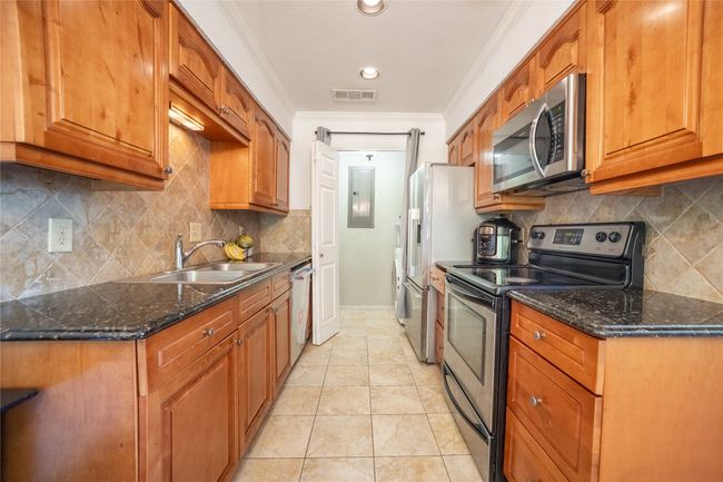 5744 Cedar Creek Dr, Townhouse with 3 bedrooms, 2 bathrooms and null parking in Benbrook TX | Image 7