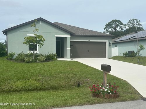 712 Donau Ave Nw, PALM BAY, FL, 32907-8238 | Card Image