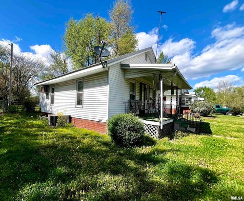 207 Elm St, Zeigler, IL, 62999-1220 | Card Image
