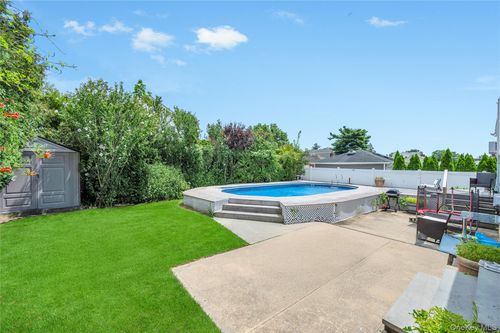 64 Hodson Ave, Lynbrook, NY, 11563-1553 | Card Image