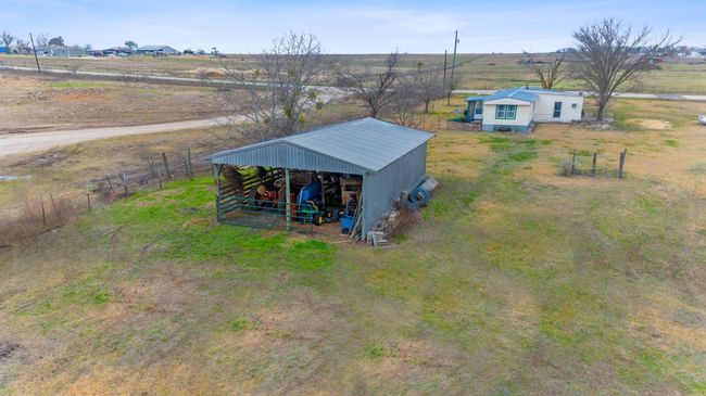 20601 Cameron Rd, House other with 3 bedrooms, 2 bathrooms and 4 parking in Coupland TX | Image 34