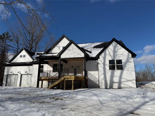 225 E Predmore Rd, Oakland, MI, 48363-1606 | Card Image