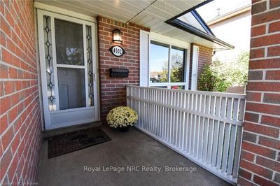 4502 Cedarbrook Lane, House other with 3 bedrooms, 2 bathrooms and 3 parking in Beamsville ON | Image 3