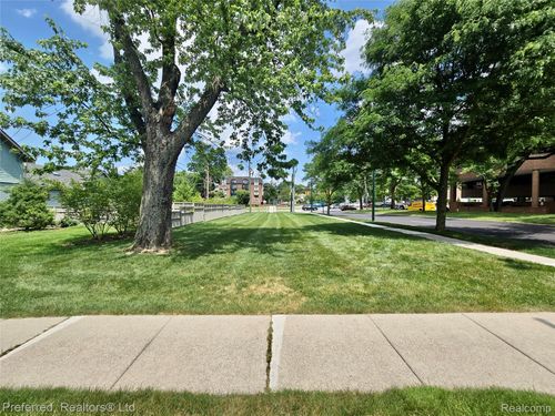 400 Park St, Birmingham, MI, 48009-3403 | Card Image