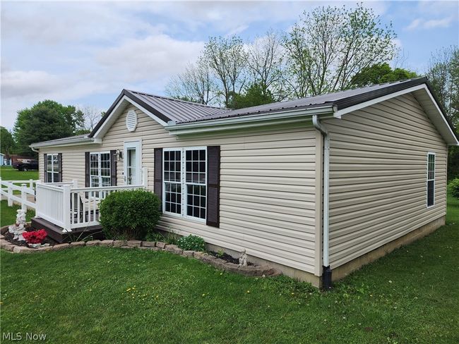 206 1st Street, House other with 3 bedrooms, 2 bathrooms and null parking in Pleasantville OH | Image 2