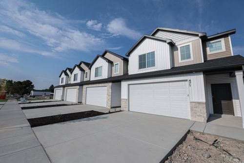 669 N 300 W, Smithfield, UT, 84335-1856 | Card Image