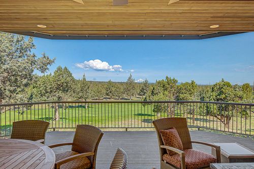 1045 Cinnamon Teal Dr, Redmond, OR, 97756-8351 | Card Image