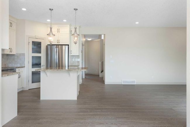 133 Silverado Creek Cres Sw, House other with 3 bedrooms, 3 bathrooms and 4 parking in Calgary AB | Image 6