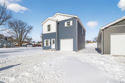 7575 Packard Ave, Warren, MI, 48091-3058 | Card Image