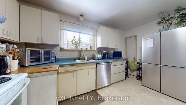 769 Olive Ave, House other with 4 bedrooms, 1 bathrooms and 4 parking in Oshawa ON | Image 11