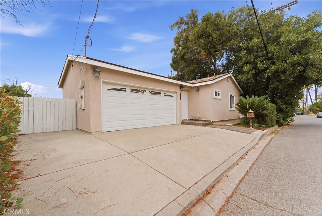 Residential in Woodland Hills 2
