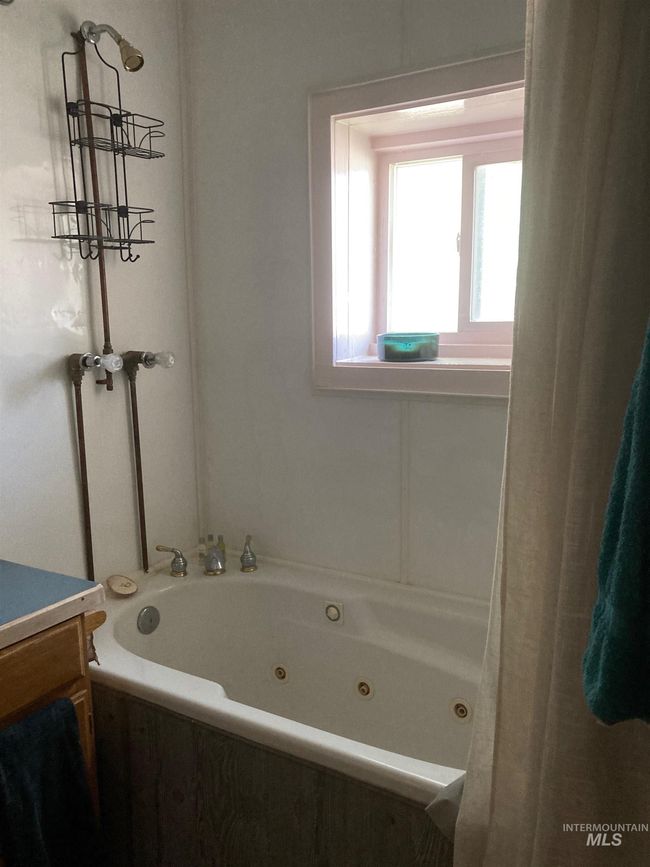 309 E E C St, House other with 3 bedrooms, 2 bathrooms and null parking in Shoshone ID | Image 23