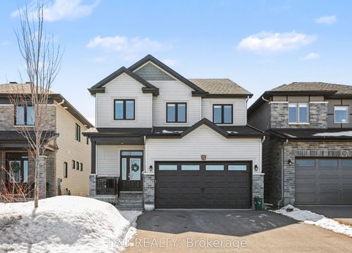 757 Parade Drive, Stittsville - Munster - Richmond, ON, K2S0Z6 | Card Image