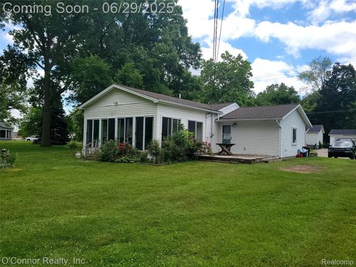 202 15th St, Marysville, MI, 48040-1711 | Card Image