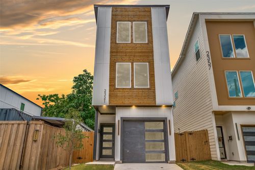 2321 Budd St, Dallas, TX, 75215-5154 | Card Image
