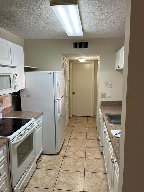 apt-205-10650 Sw 157th Ct, Miami, FL, 33196-4246 | Card Image