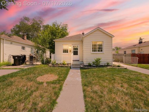 3855 18th St, Wyandotte, MI, 48192-6327 | Card Image