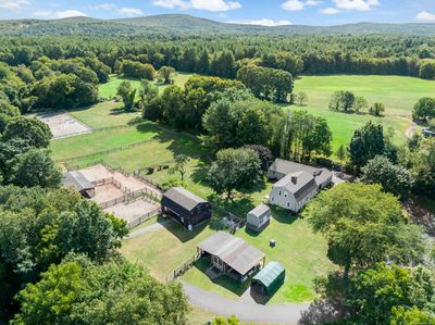 TURNKEY 5.5 ACRE PRIVATE HORSE FARM | Image 1