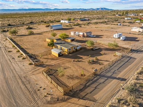 459 S Hano Rd, Golden Valley, AZ, 86413-7758 | Card Image