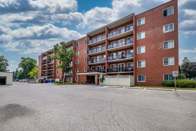 207 - 131 Taunton Rd E, Condo with 1 bedrooms, 1 bathrooms and 1 parking in Oshawa ON | Image 2