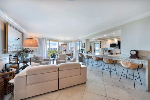 apt-1005-4000 Towerside Ter, Miami, FL, 33138-2238 | Card Image